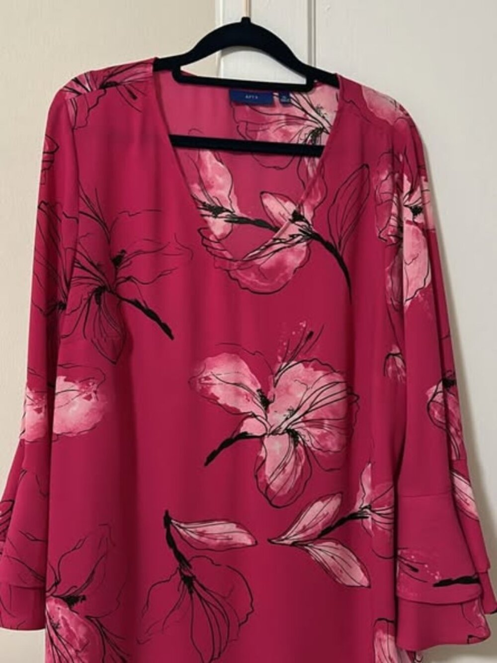 Apt9 Pink Floral V Neck Blouse with Ruffled Sleeves Size XL
